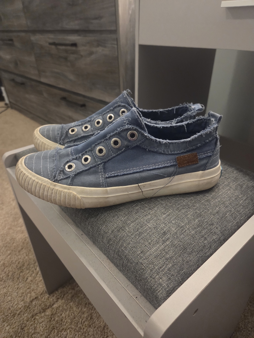 Women’s Slip-On Canvas Sneakers in Faded Blue